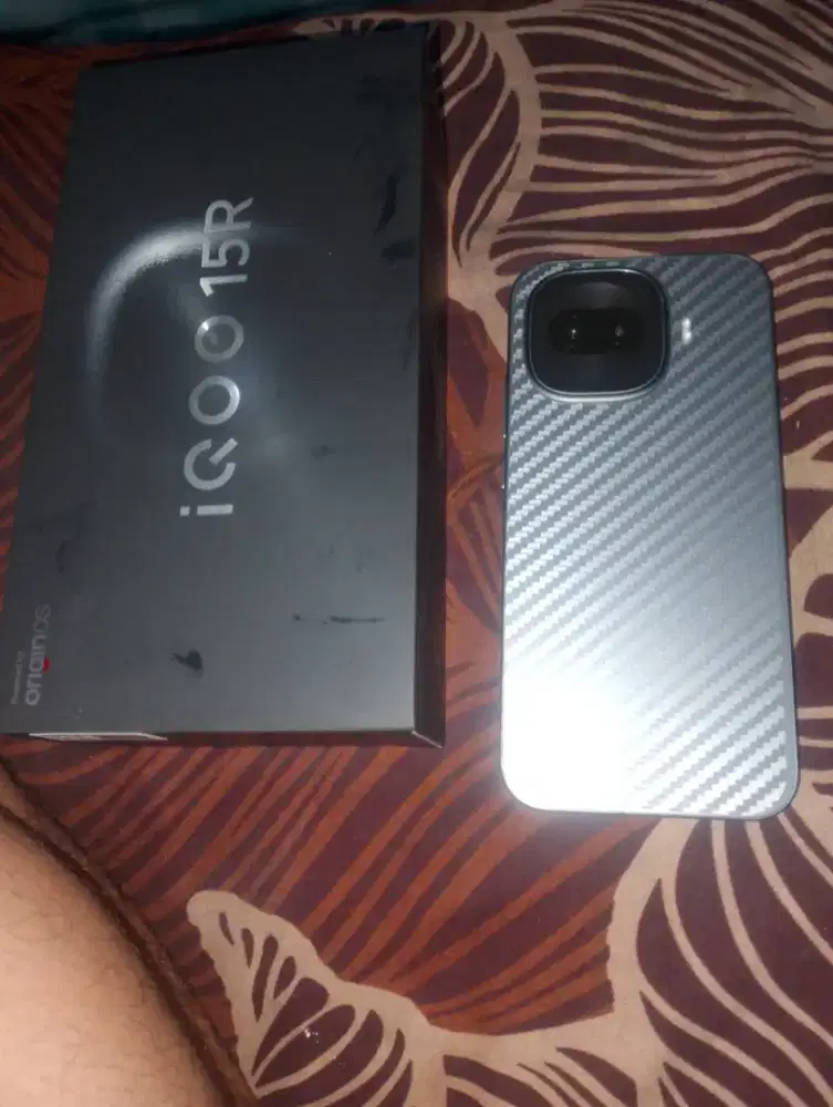 VIVO IQOO 15R 12 / 512 BLACK