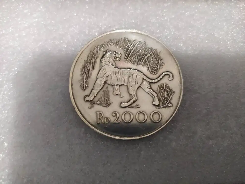 Uang Koin Perak 2000 Rupiah tahun 1974 Koleksi Coin Silver Antik Rare