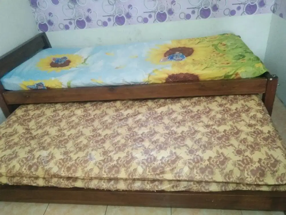 Dijual cepat 2 set Dipan Sorong kayu uk 70x200 dan 90x200