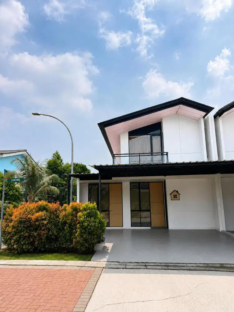 Dijual Rumah Hook dengan Kolam Renang di Lippo Karawaci Tangerang