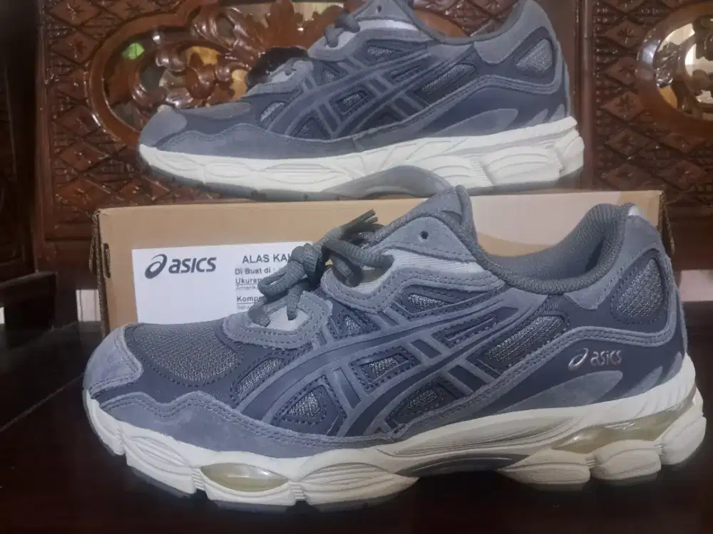 Asics Gel Nyc warna grey