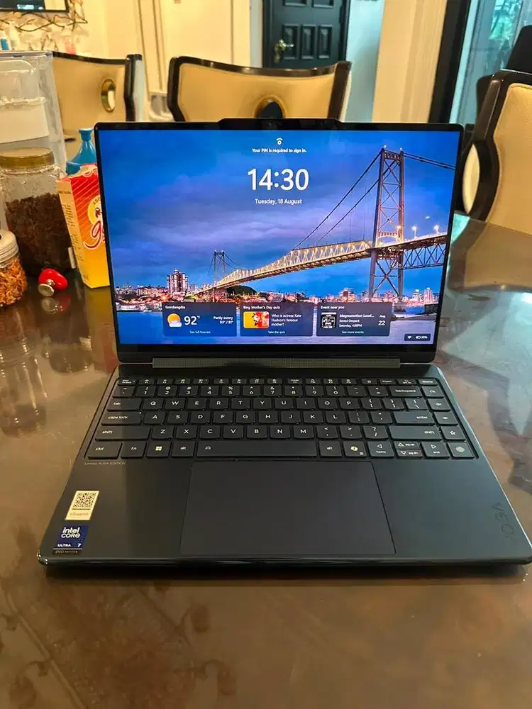 Lenovo Yoga 9i 2 in 1  14ILL10 Aura Edition Like New