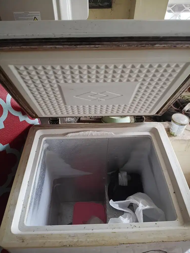 Freezer Modena kapasitas 20L bekas baca diskripsi