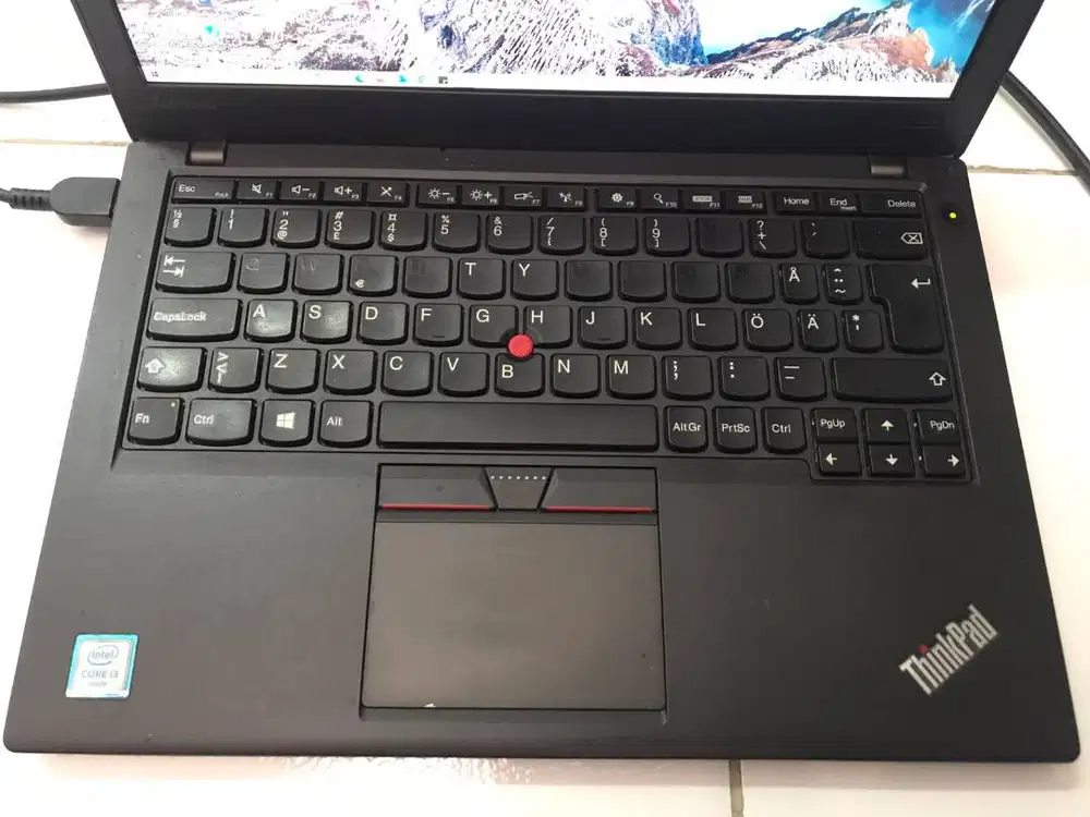 LENOVO THINKPAD X260 BEKAS (Pengiriman Gubeng Surabaya)