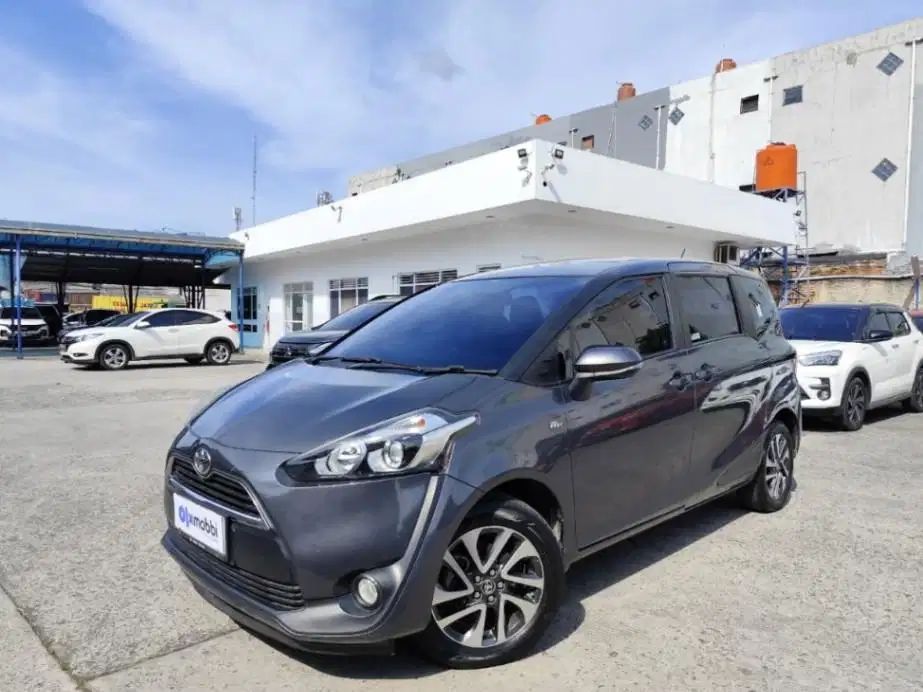 KM Rendah - Toyota Sienta 1.5 V Bensin-AT 2017