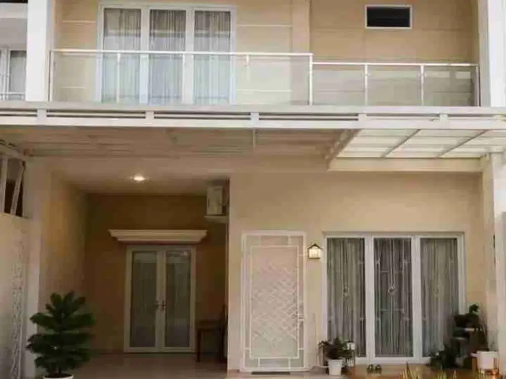RUMAH BAGUS 2 LANTAI FURNISH DI ROYAL SPRING