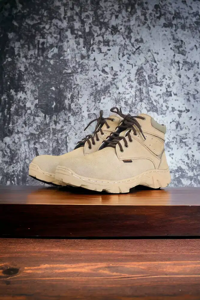 Berkualitas Sepatu safety standar tambang Tuban
