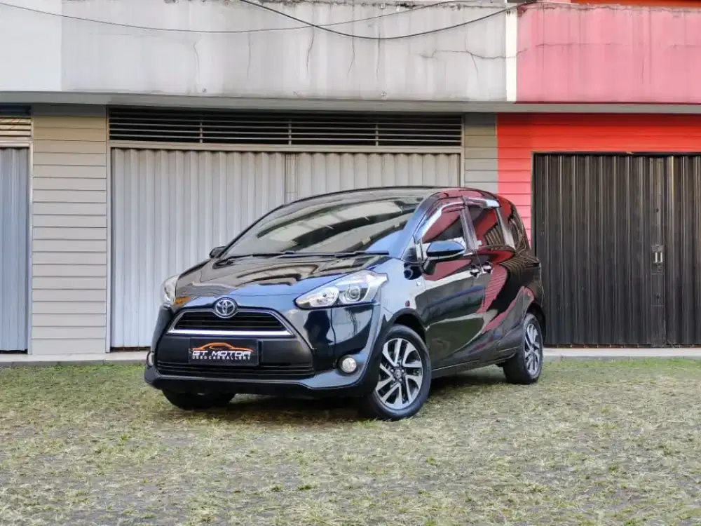 Toyota Sienta V AT 2016