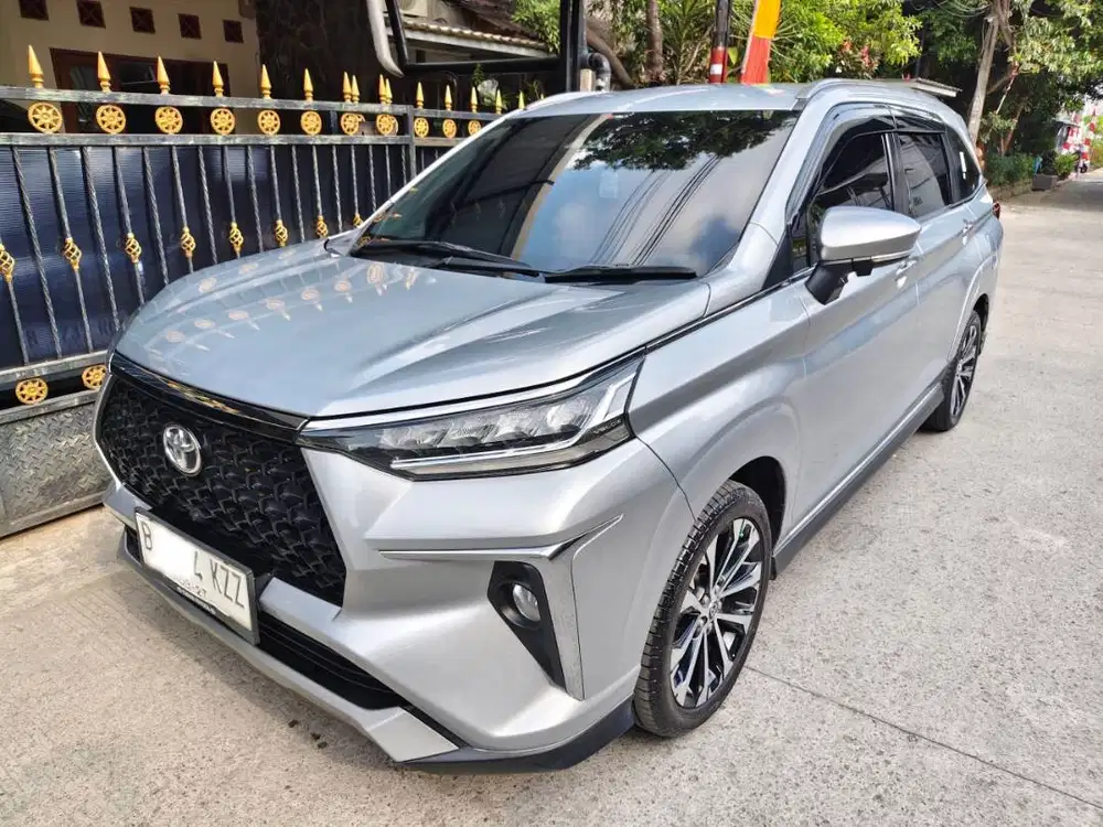 Toyota New Veloz Q TSS AT Silver tahun 2022