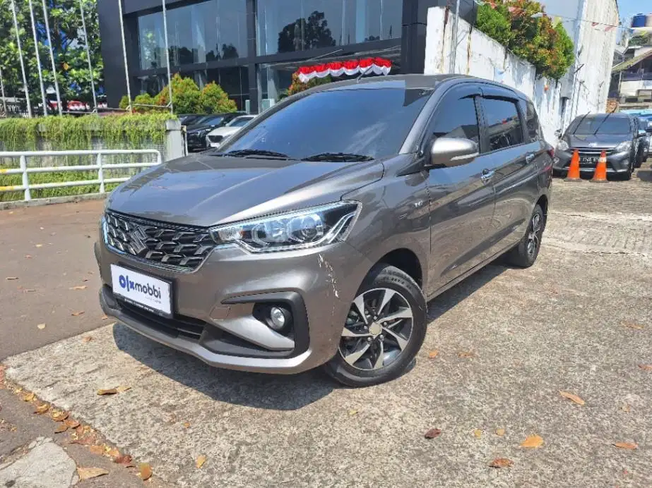 LOW DP Suzuki Ertiga 1.5 Hybrid GX Bensin-AT 2022 DFS