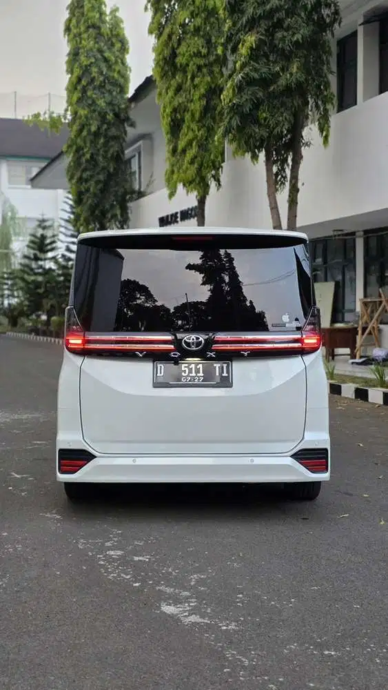Toyota Voxy 2022 Bensin Km23rb