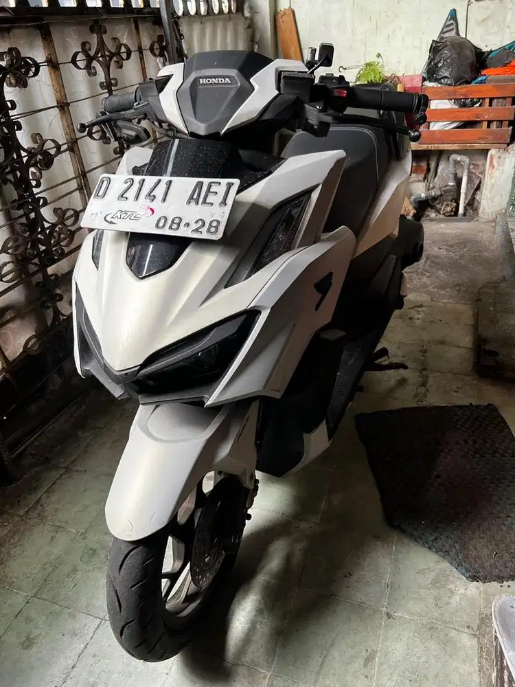 Vario 160 ABS putih biled