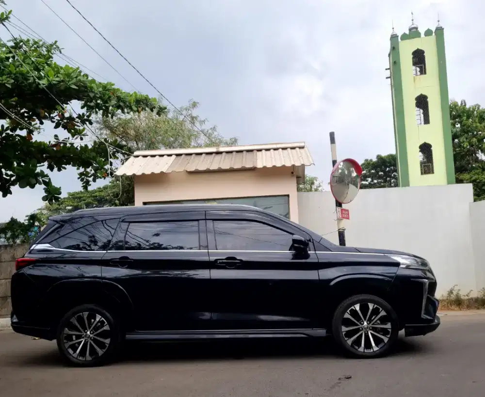 Veloz Q 1.5 A/T non tss th 2023  tgn 1 peeorangan  stnk panjg ful  ors