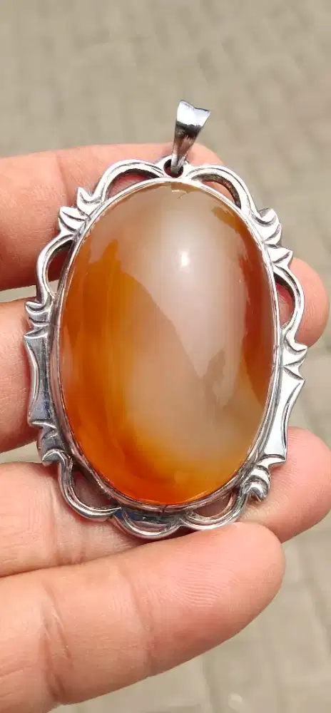 Liontin Batu Natural Carnelian Agate FromMadagascar BerCertificate