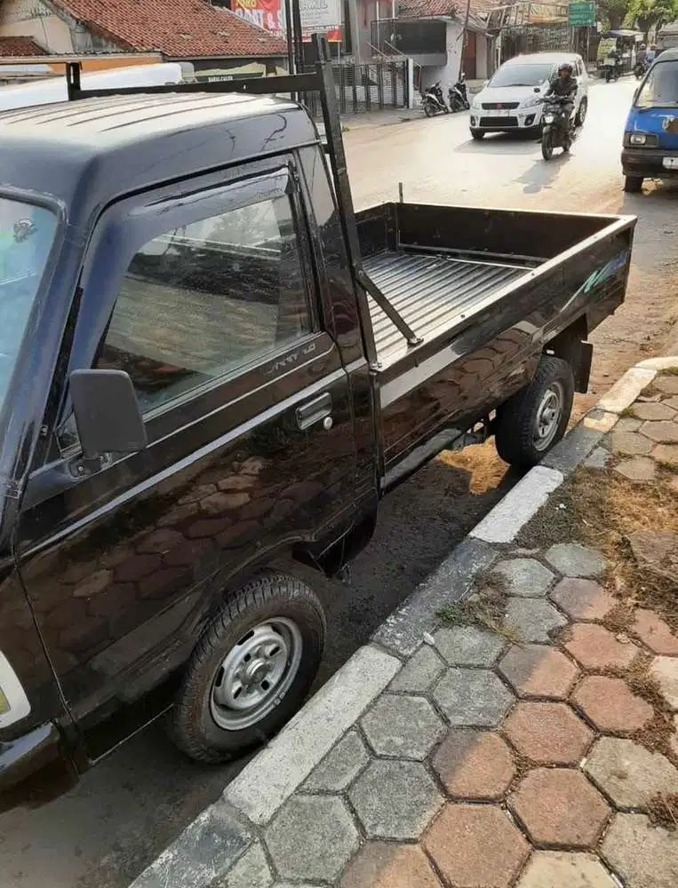 Suzuki Carry 2010 Bensin