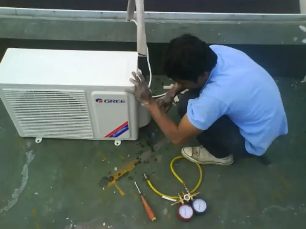 Service Ac,Kulkas,Pompa Air,Mesin Cuci dan Bongkar Pasang AC.