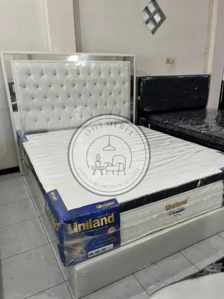 Satu paket cantik minimalis divan kaca putih dan springbed uniland