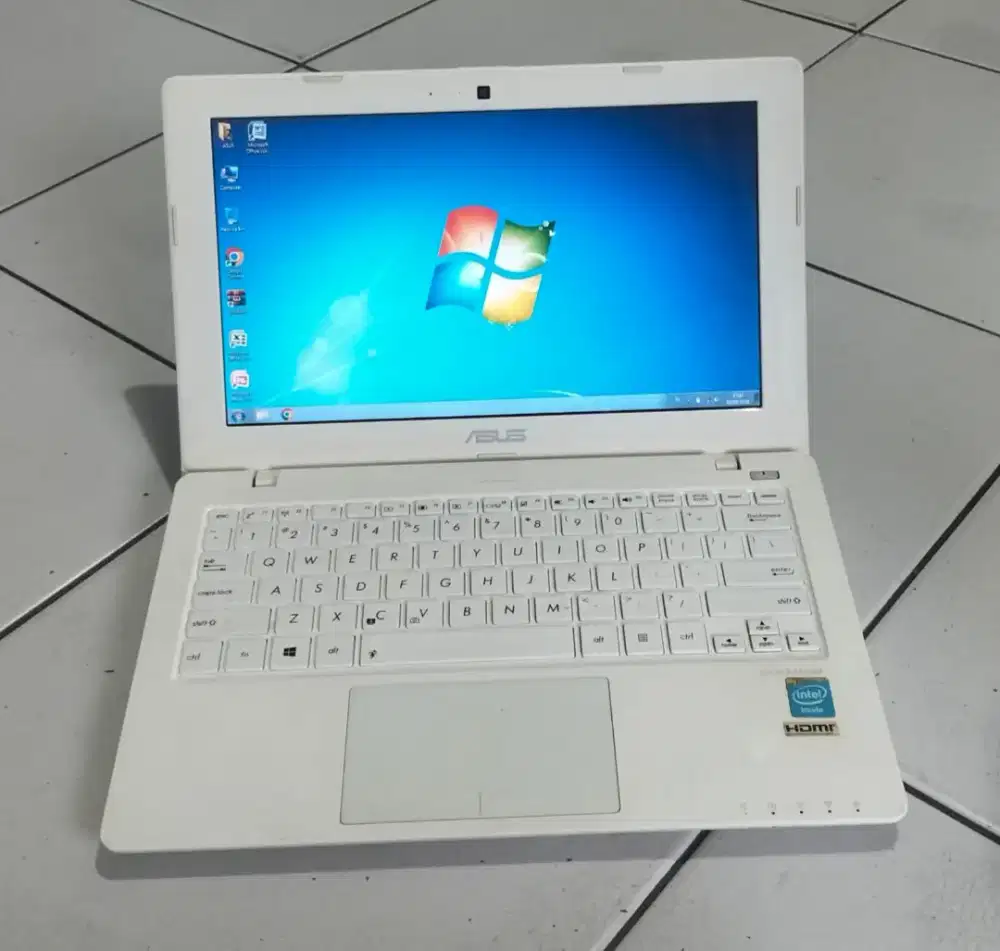 Laptop Asus X200MA