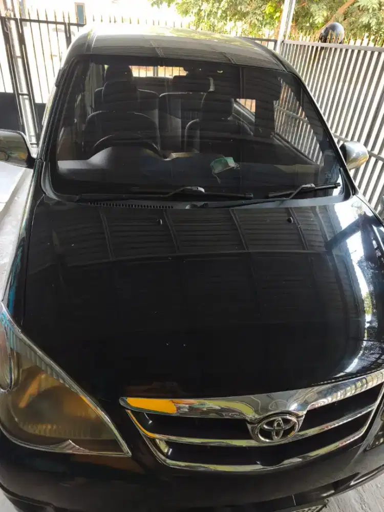 Dijual mobil avanza 2010