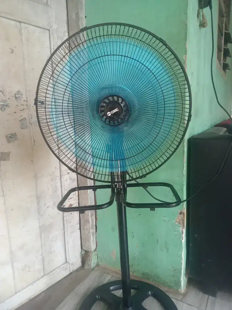 Kipas besi 18 inch GMC kencang normal halus.