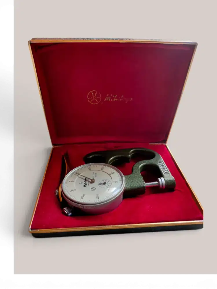 MITUTOYO Dial Thickness Gauge  no.7301 made in Japan