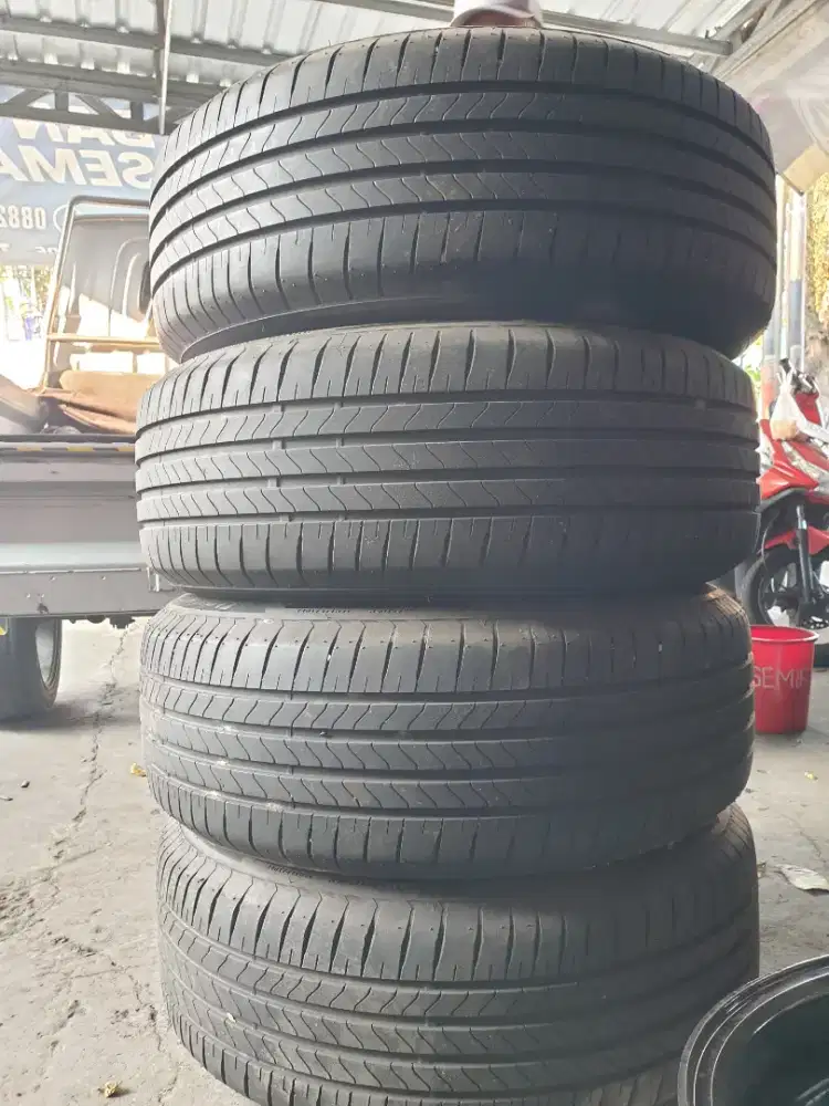 Ban second like new Bridgestone turanza 6 235/60/18 tebal 98% nik 25