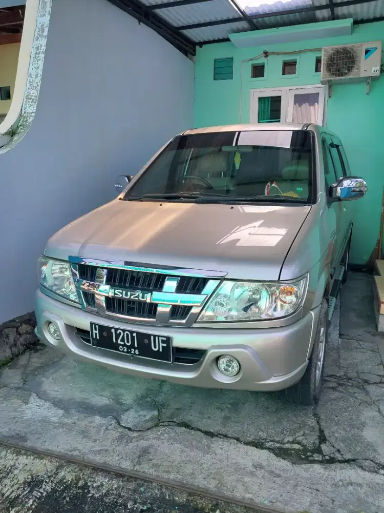 Isuzu Panther LS Turbo Solar MT