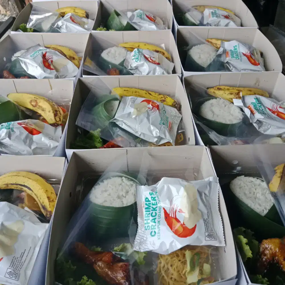 Menerima pesanan Nasi box