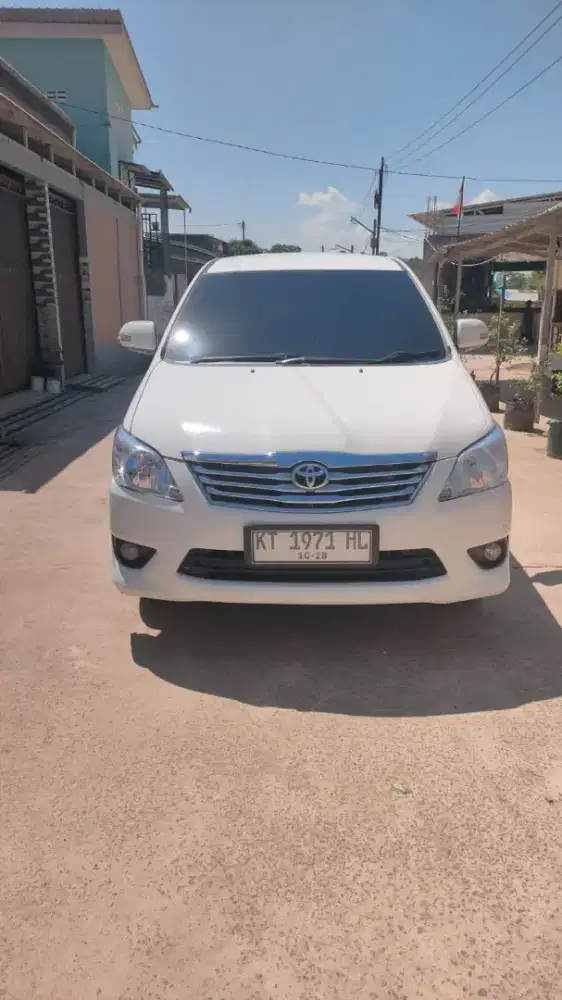 Toyota Innova (V) 2.0 Luxury AT 2013