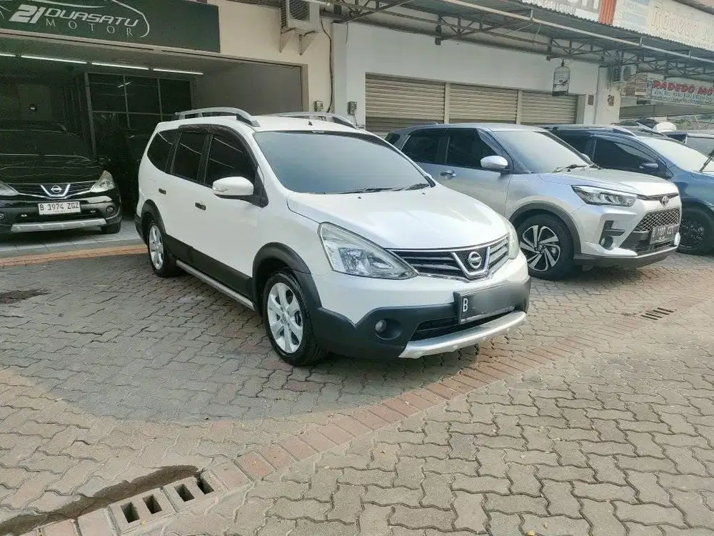 GRAND LIVINA 1.5 XGEAR MATIC 2017 PUTIH NISSAN X GEAR