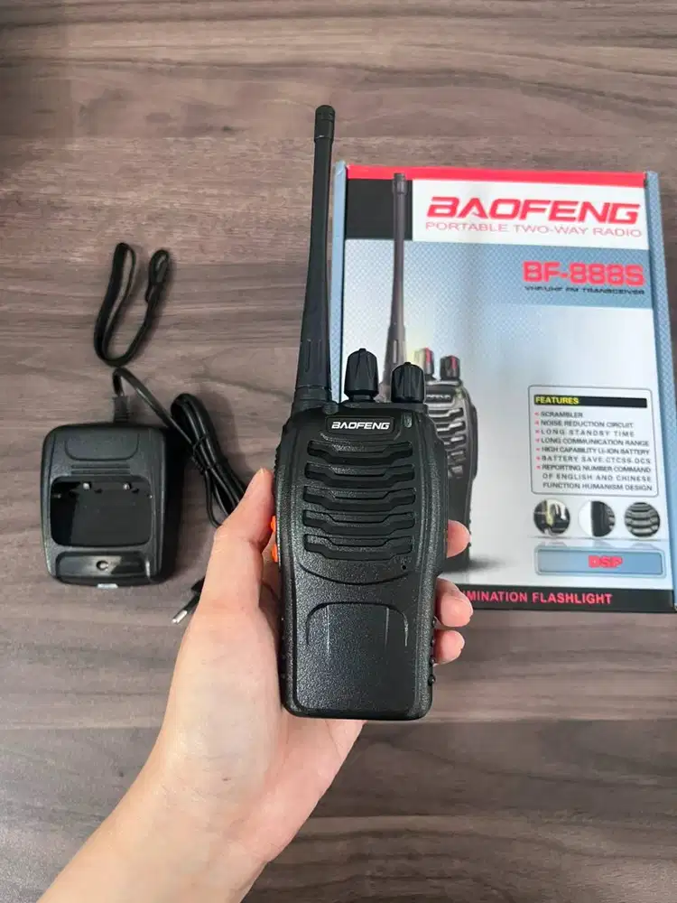 Radio HT/ Handy Talkie/ Walkie Talkie Baofeng BF888S Garut