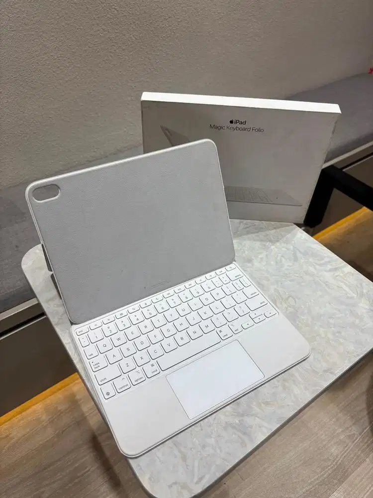 Apple Magic Keyboard iPad Gen 11