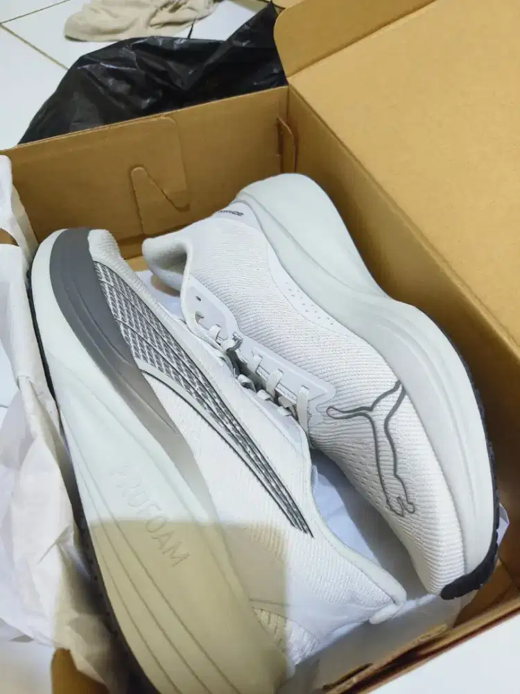 Puma Sepatu Lari Darter Pro Feather Ori