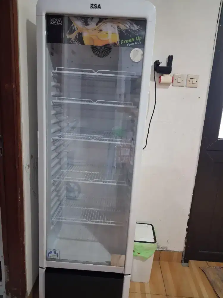 Dijual Showcase jumbo