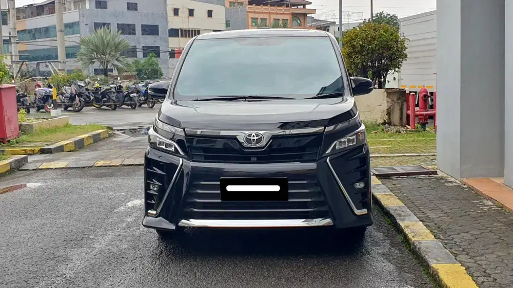 Km 25rb toyota voxy upgrade lombardi 2021 hitam