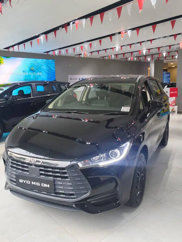 BYD M6 DUAL MODE BISA DI ISI LISTRIK DAN BENSIN JARAK TEMPUH 1200 KM