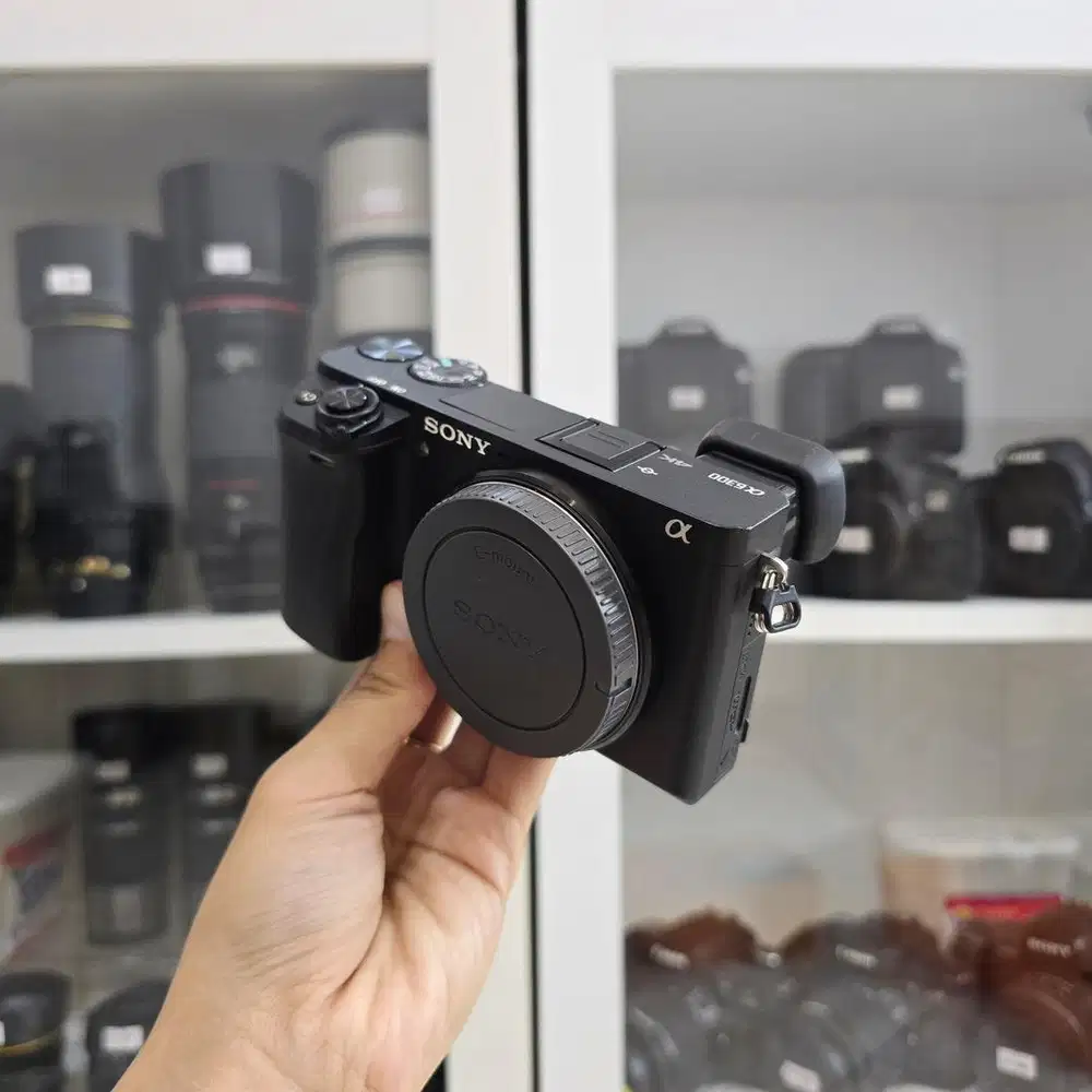 KAMERA SONY A6300 BODY ONLY MULUS (SN 2074)