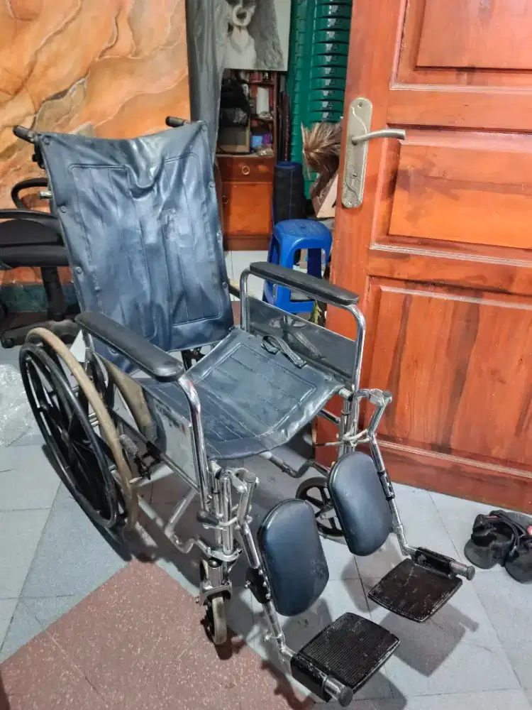 Kursi roda bekas