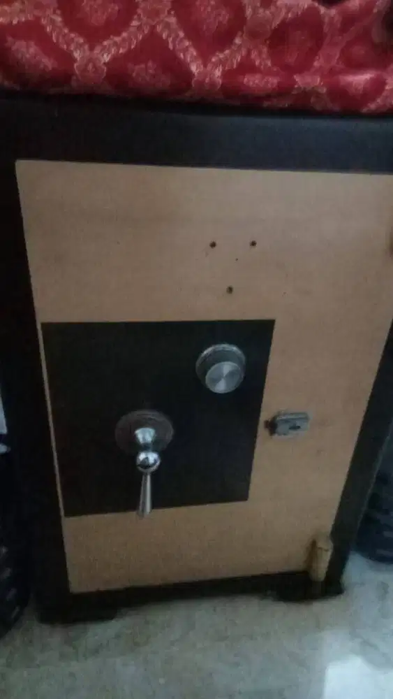 Jual berangkas besar bagus, kuat, layak Jakarta timur