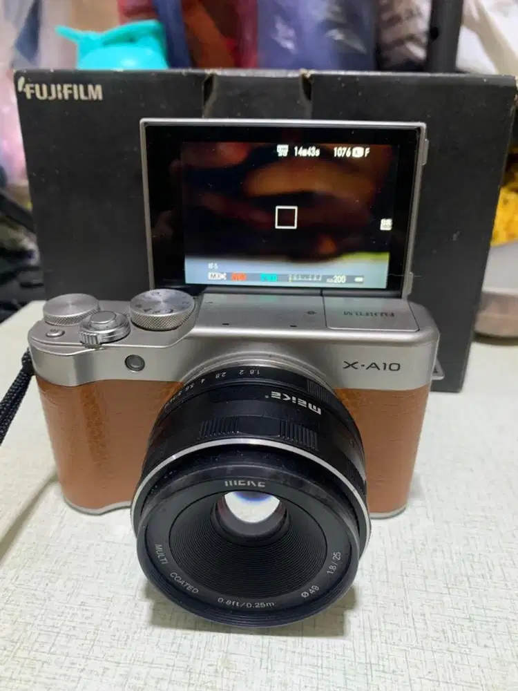Fujifilm X-A10 + Lensa Fix Meike 25 mm