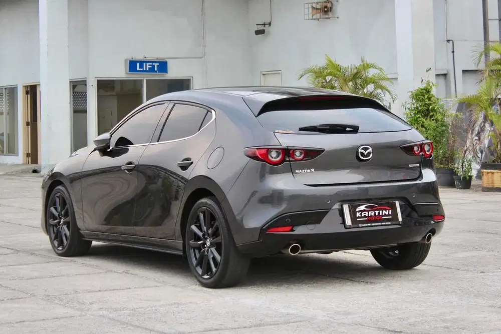 Mazda 3 Hatchback 2023 LOW KM 17rb Full Record Mazda TGN 1 Dr Baru