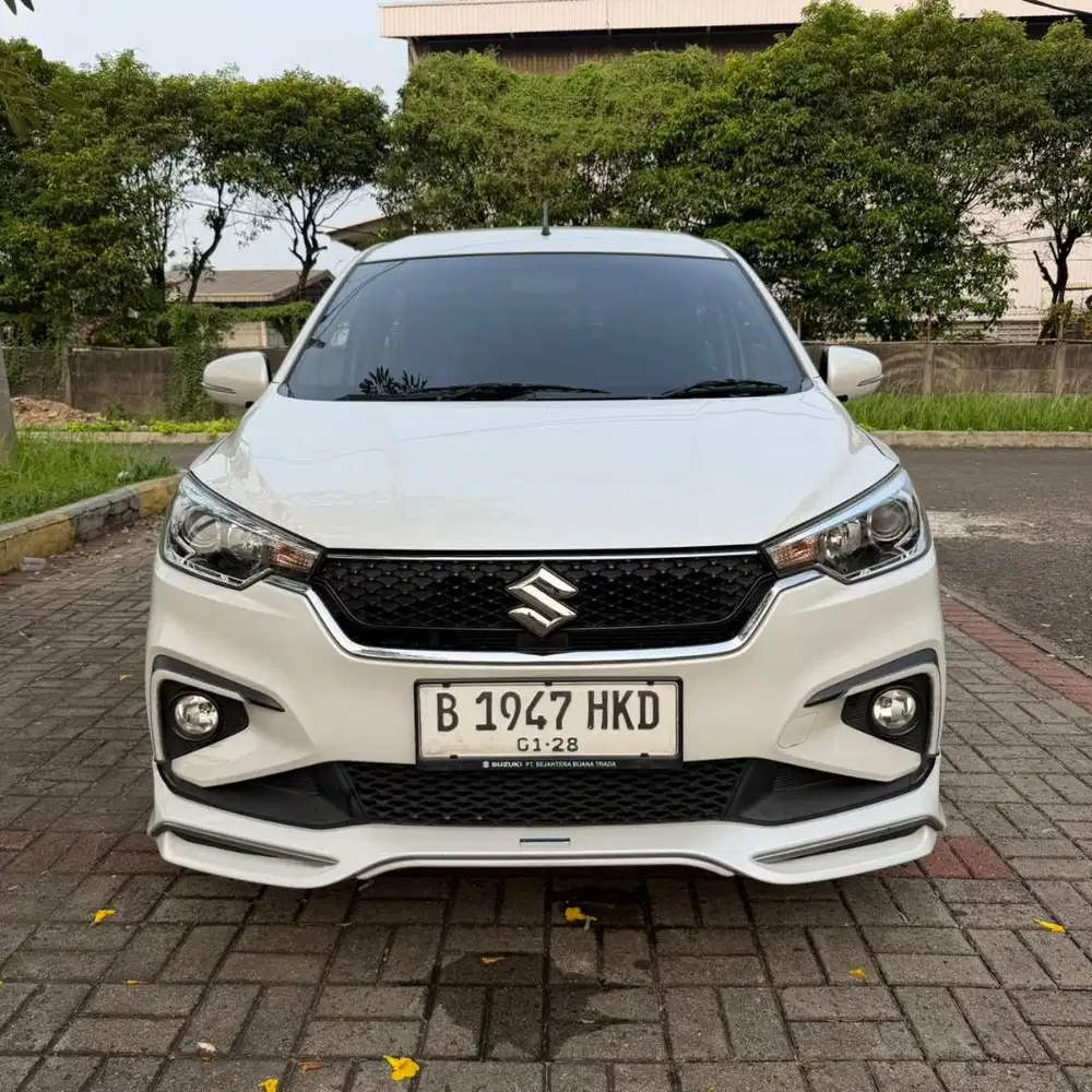 Suzuki Ertiga Sport Hybrid AT 2022 Putih