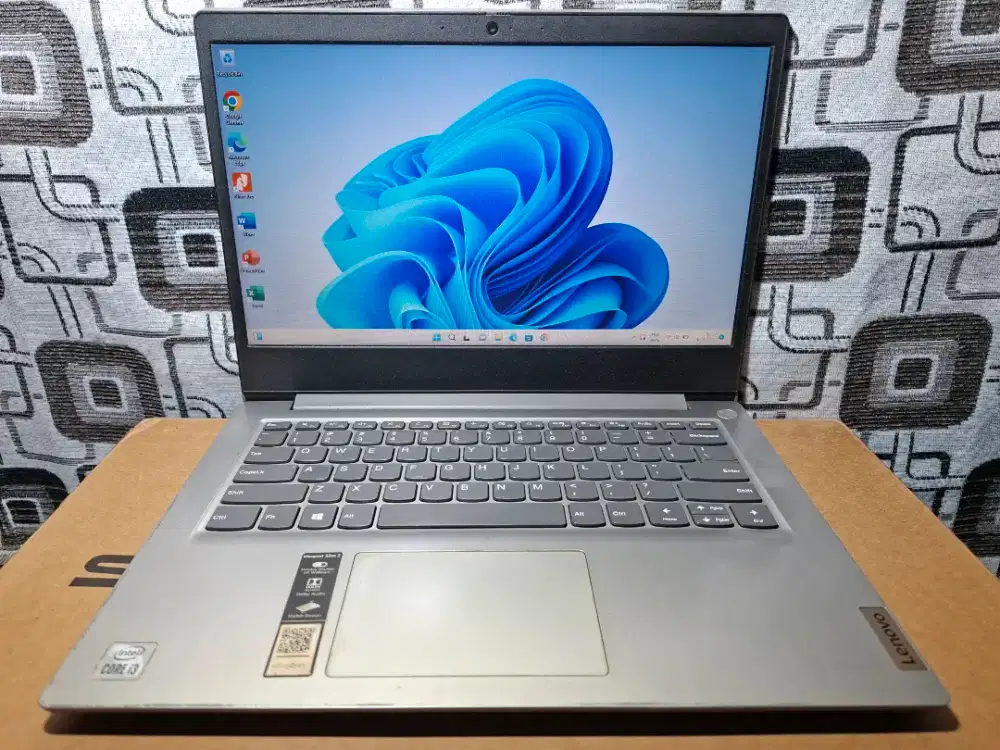 Laptop Lenovo ideapad slim 3 Core i3 gen 10 SSD slim bazelless mantap