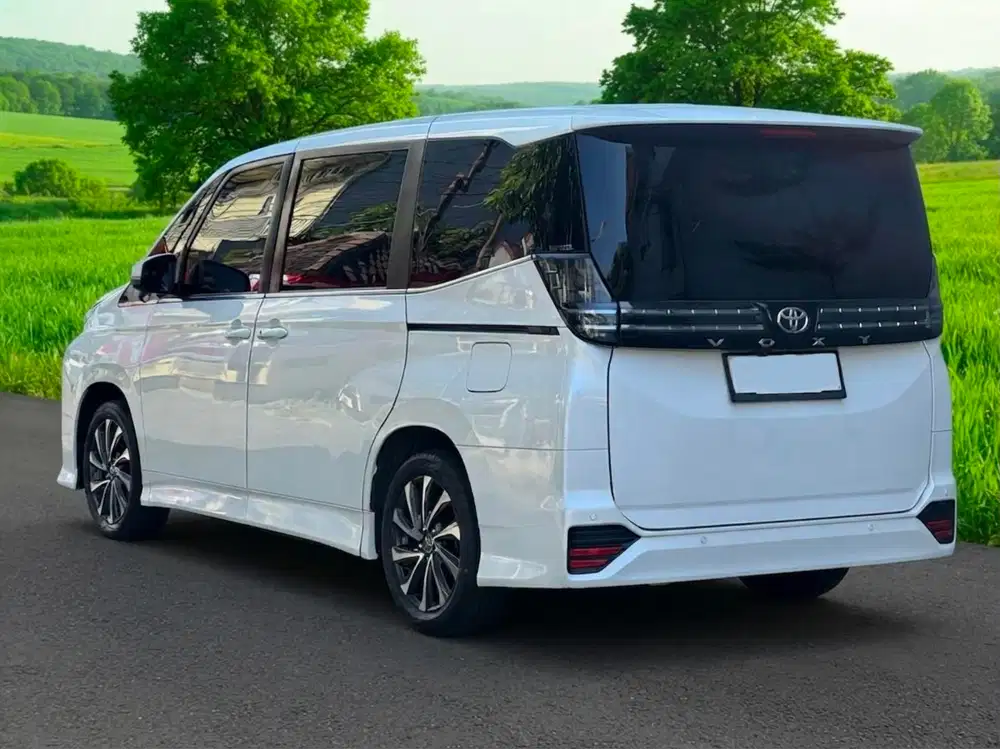 Toyota VOXY 2.0 At 2022 km +/- 47.000