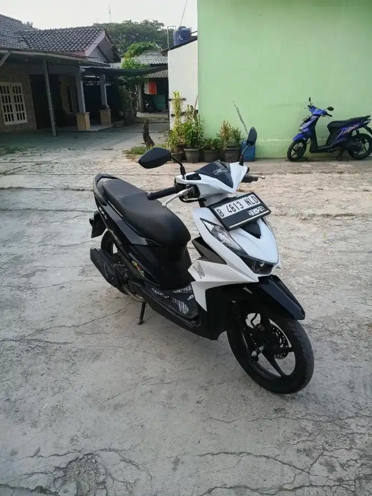 HONDA BEAT 2022 PUTIH