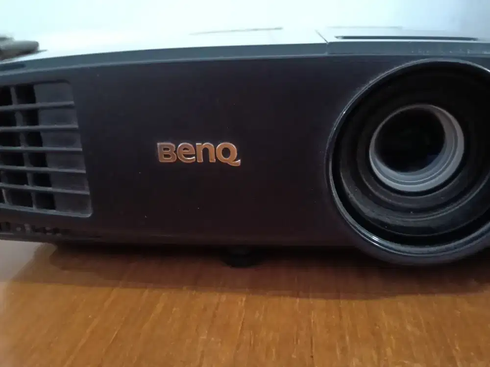 Proyektor BenQ second harga nego