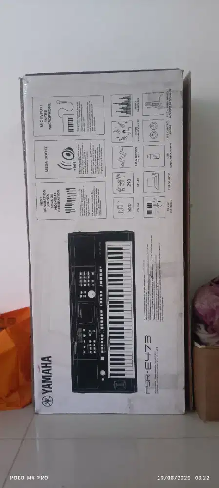 Keyboard Yamaha PsrE473 like new