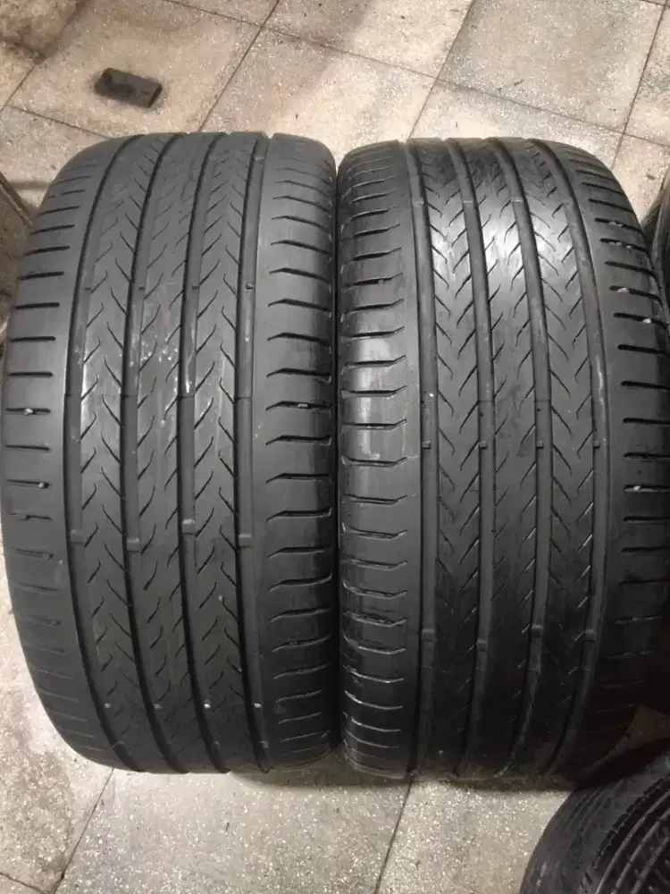 245/40 R20 continental made in Portugal 95% (2bj)