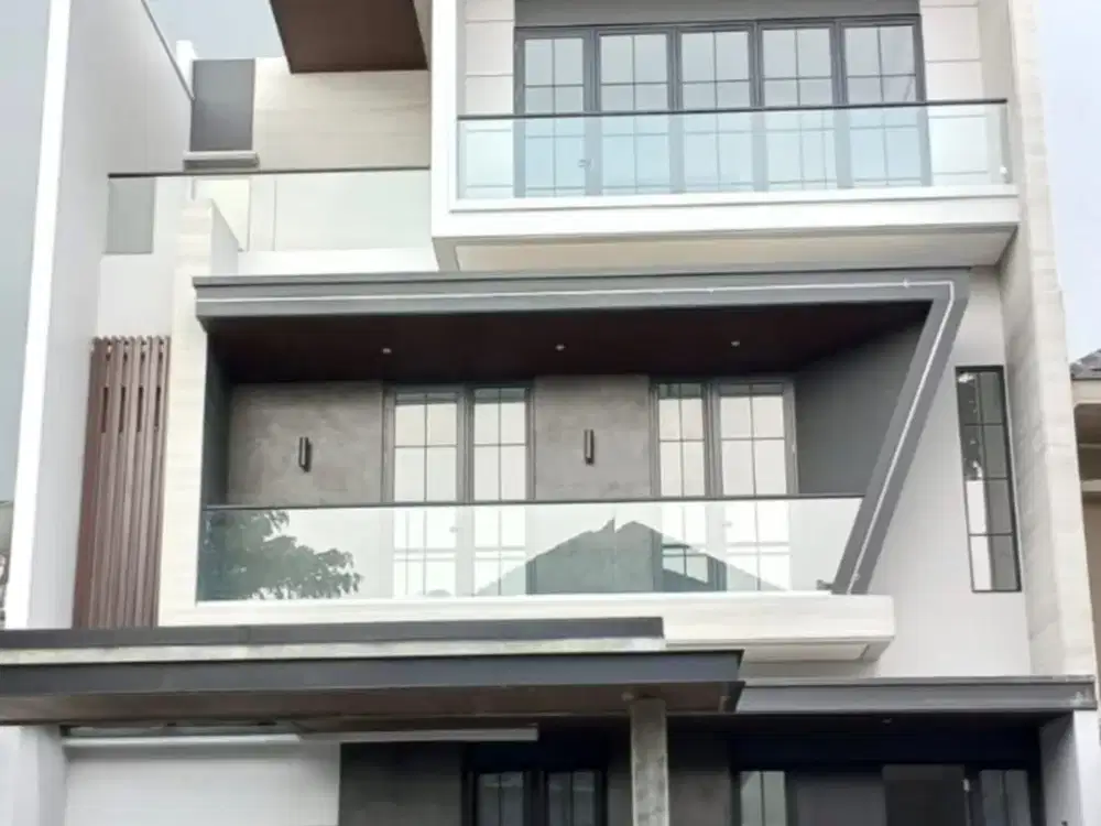 CW05 Jual Rumah 3 Lantai Alam Hijau Citraland Surabaya