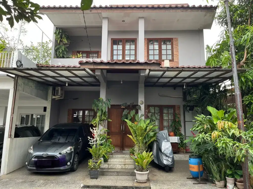 Rumah 2 Lantai 6 Menit ke Transmart Graha Raya Hadap Selatan J-50716